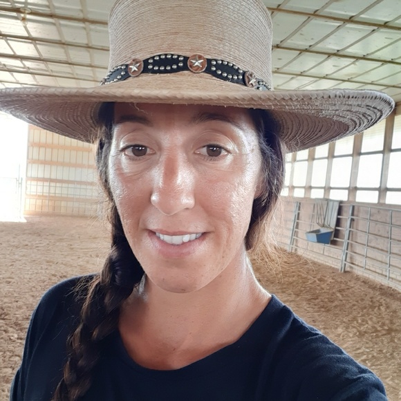 Meet your Posher, Lori - Picture 1 of 1